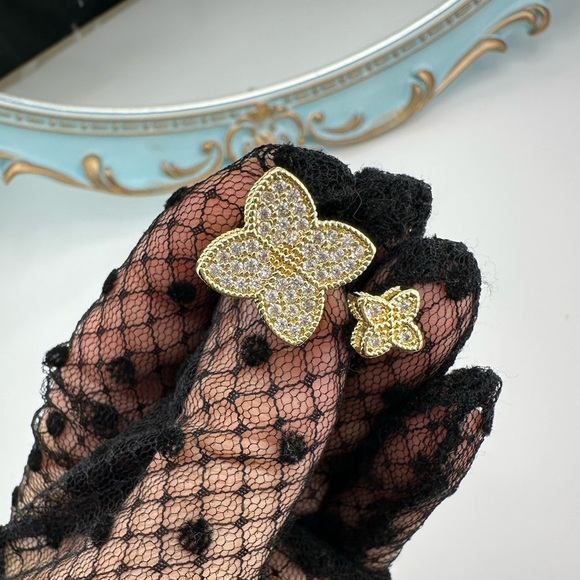 Alhambra Gold Crystal Adjustable Ring - Picture 7 of 13